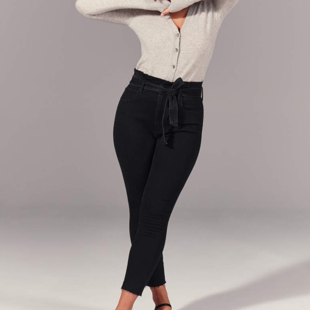 A&F black ultra high rise paper bag waist jeans